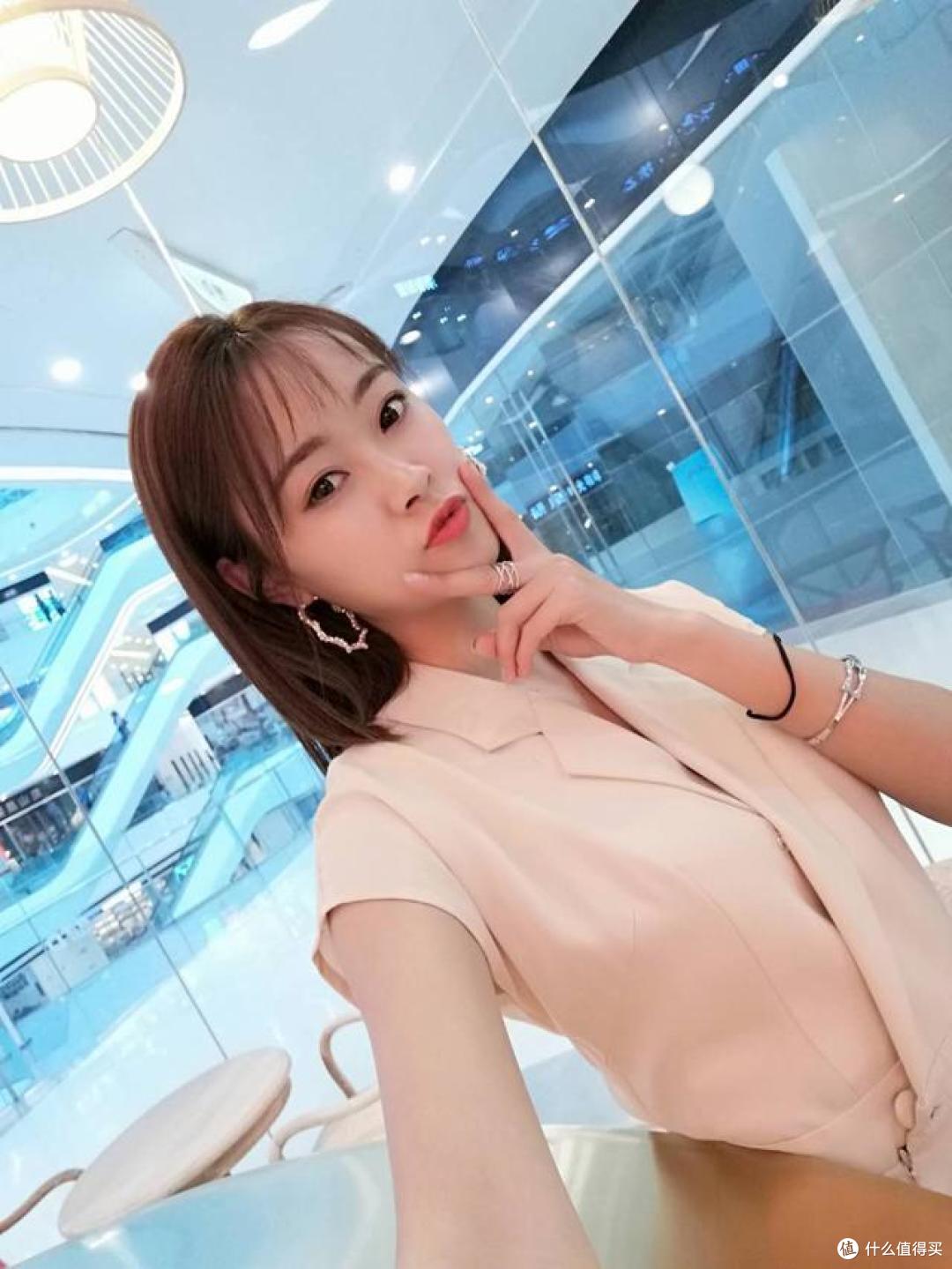 前置3200万AI自拍加持,秒变女神的自拍神器—荣耀20i轻体验