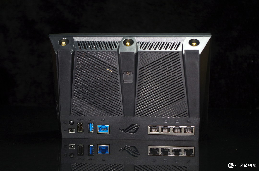 你只看到RGB灯效?它可以为全平台电竞加速哦——华硕GT-AC2900