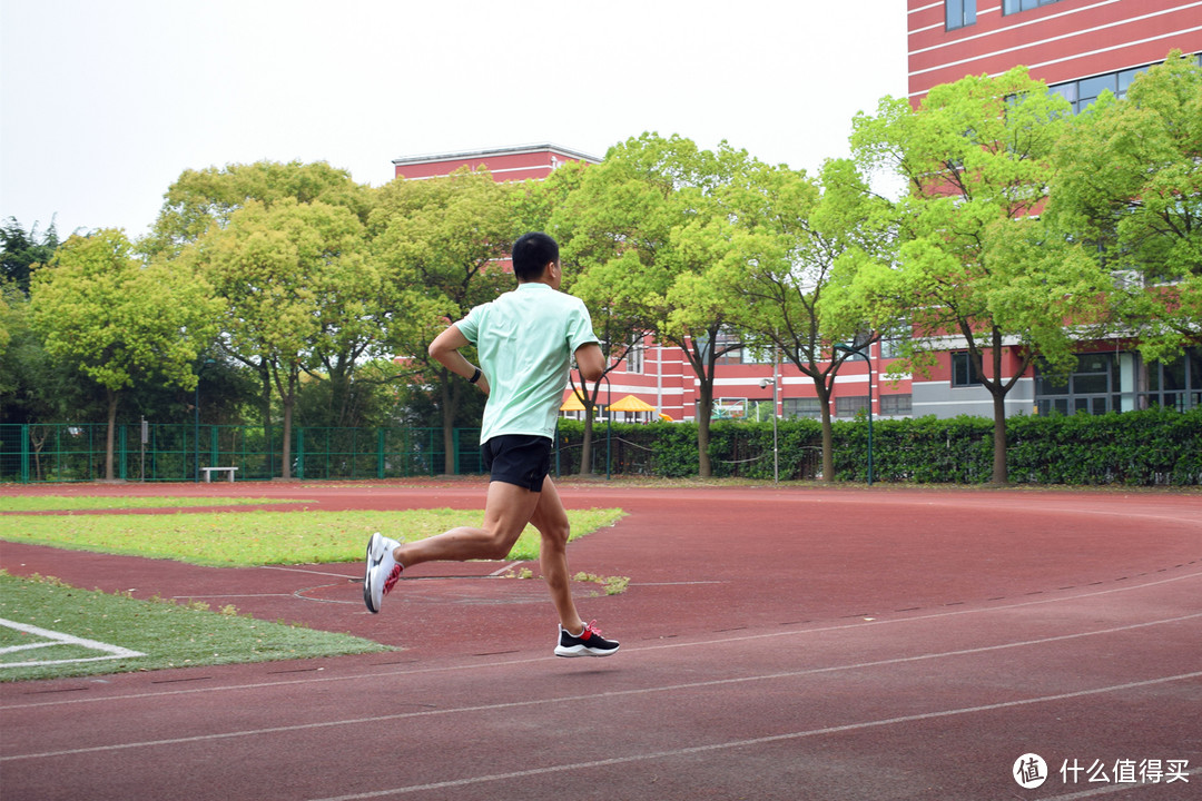 跑鞋潮鞋之间的无缝切换——Reebok Sole Fury潮酷跑鞋实测篇