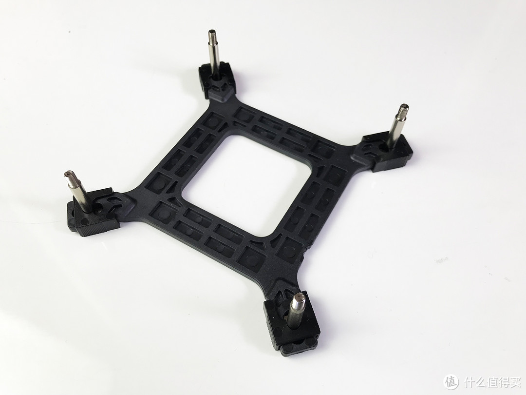夏天到了,换上酷冷至尊冰神B240 ARGB水冷、SF360R ARGB一体式机箱风扇就舒服了