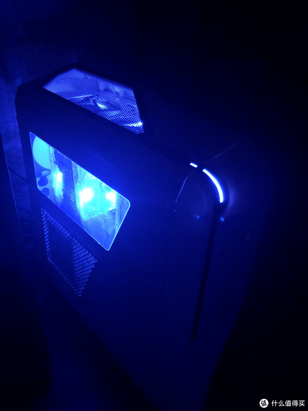 单色光污染升级跑马灯!Thermaltake曜越挑战者H3机箱RGB套装初体验