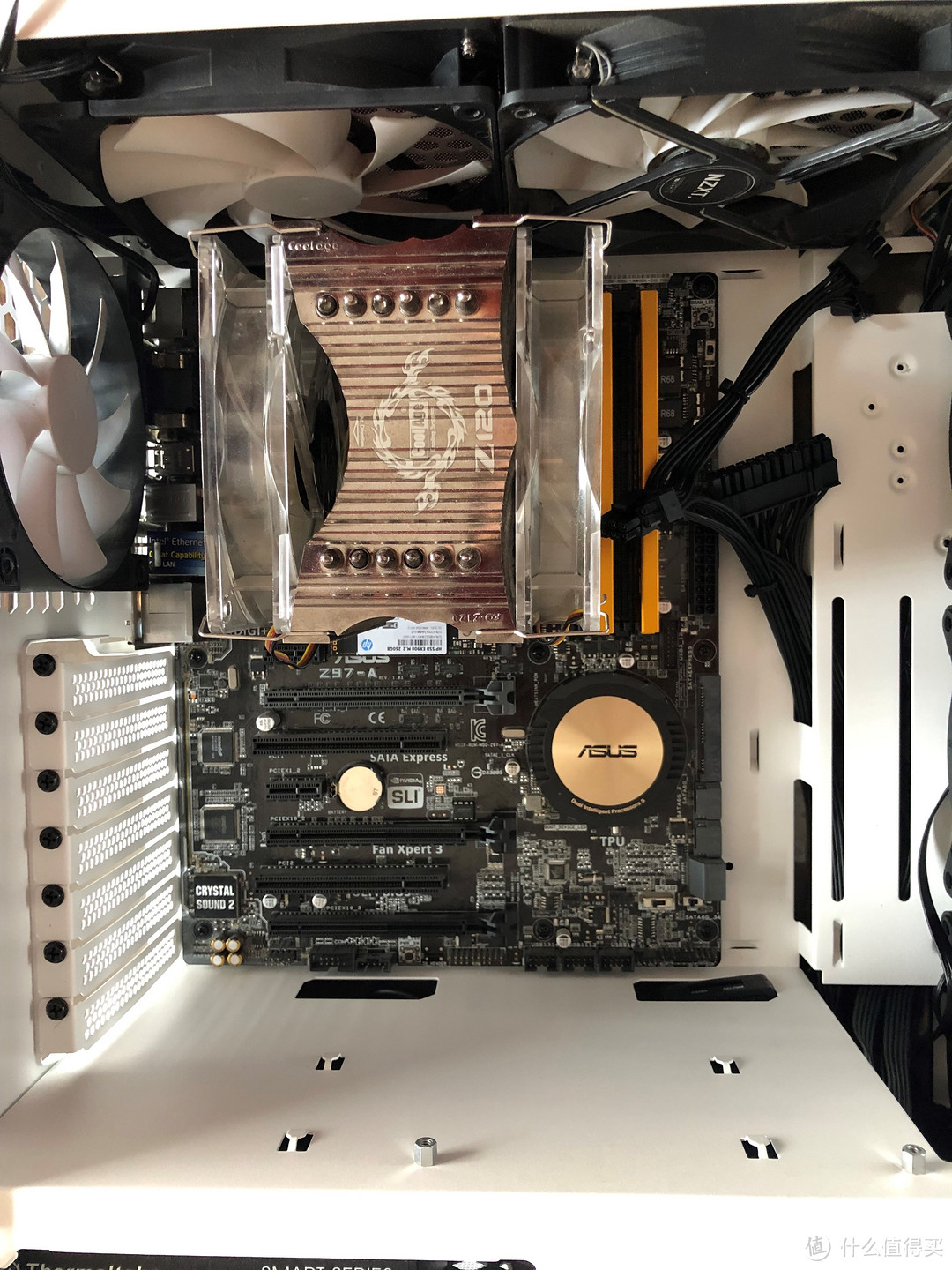 单色光污染升级跑马灯!Thermaltake曜越挑战者H3机箱RGB套装初体验