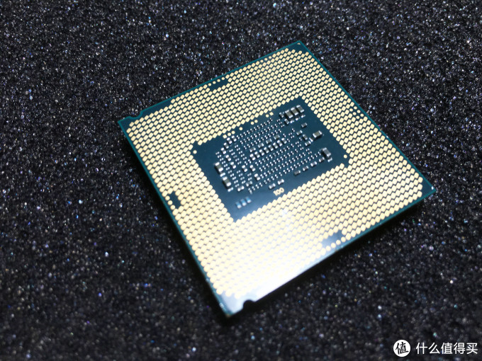 由于intel 从e3-1200 v5开始不再支持100系列桌面芯片组主板,而c230等