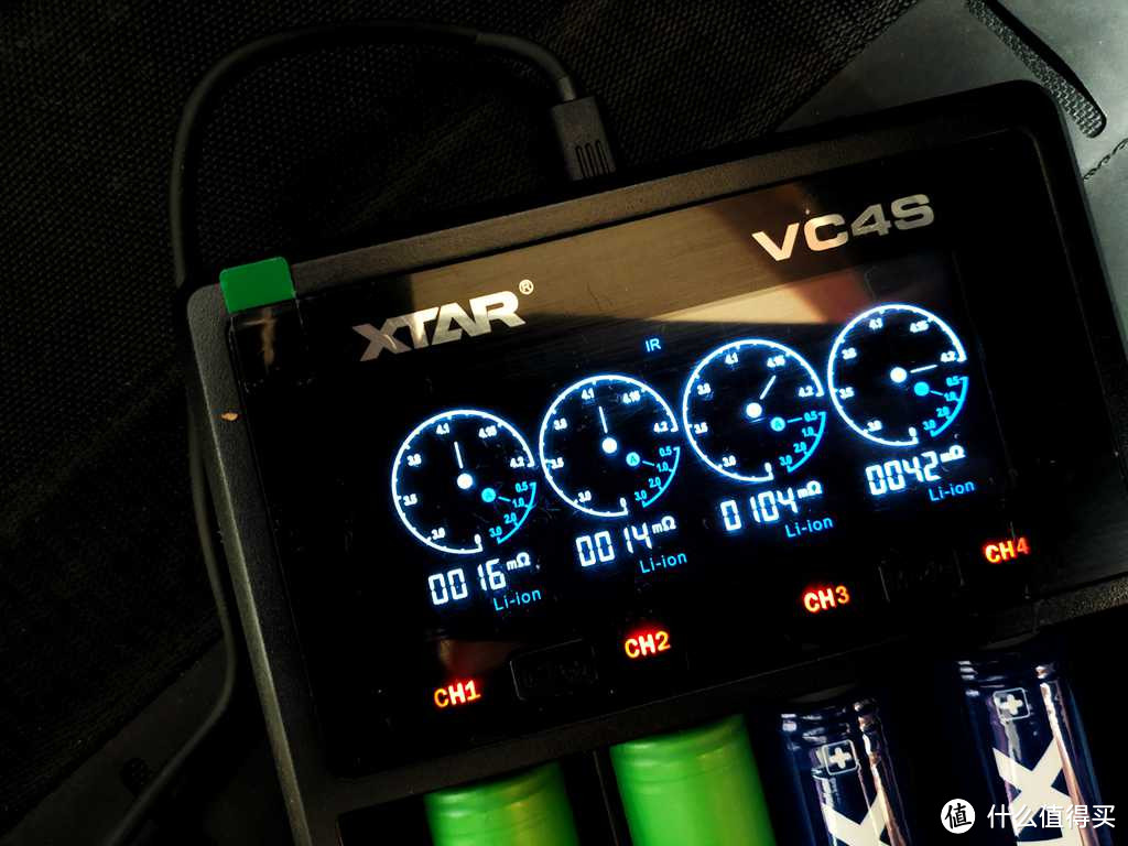全能充电器--XTAR VC4S体验小记