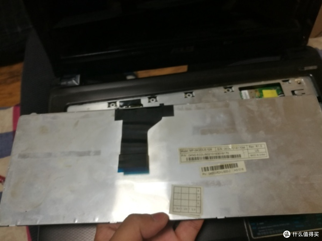 华硕K42J拆机清灰换CPU:I5换I3