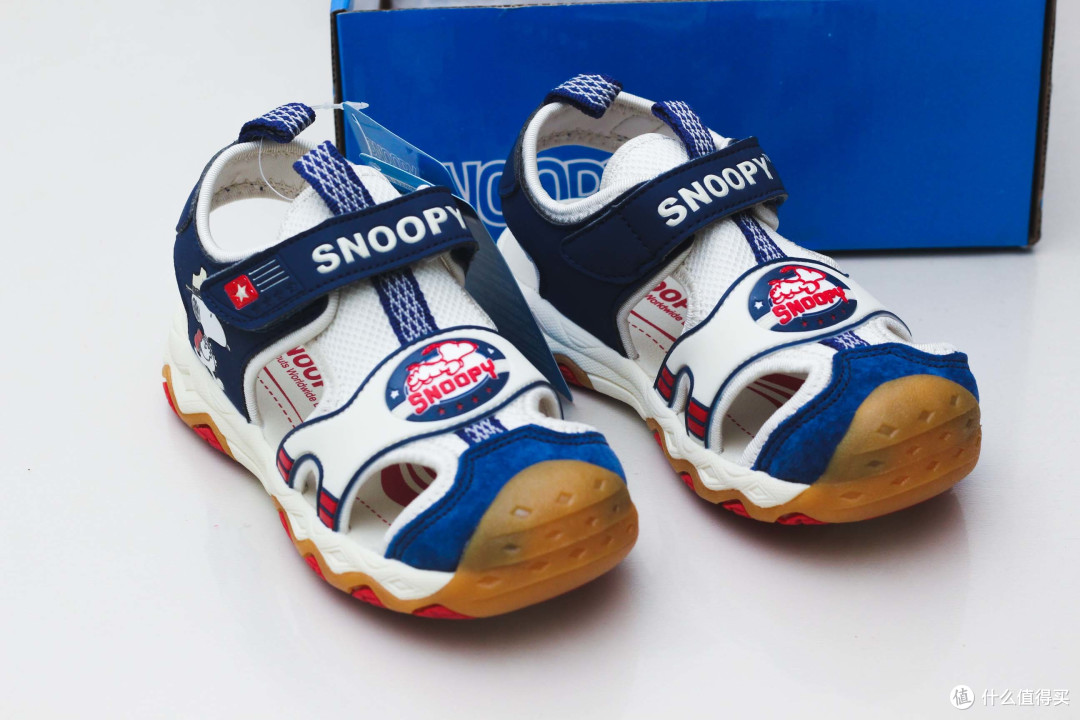 孩子的凉鞋一年一双,百元一双的SNOOPY凉鞋还不错