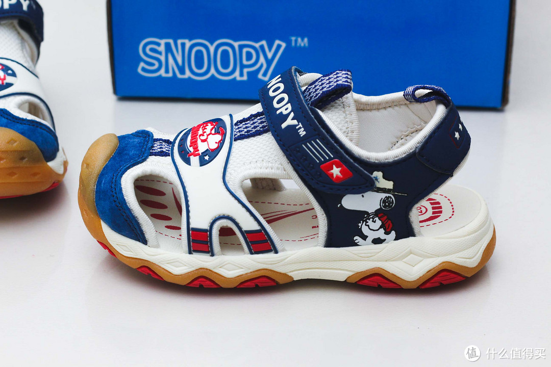 孩子的凉鞋一年一双,百元一双的SNOOPY凉鞋还不错