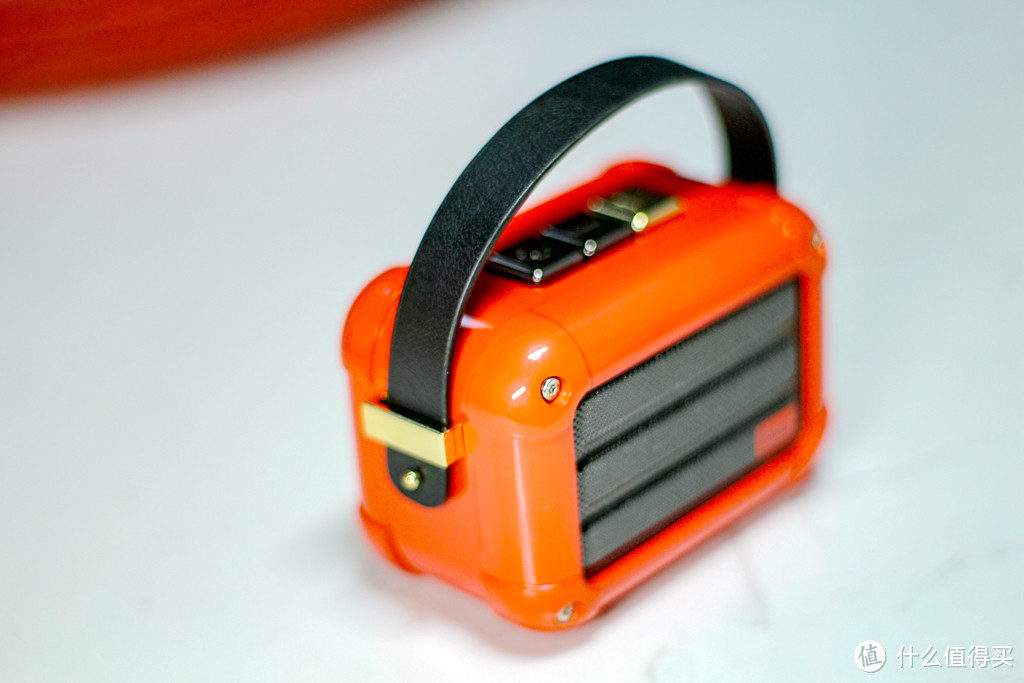 Divoom 精致营造更完美的视听享受，精品饰物玛奇朵红色手提音箱