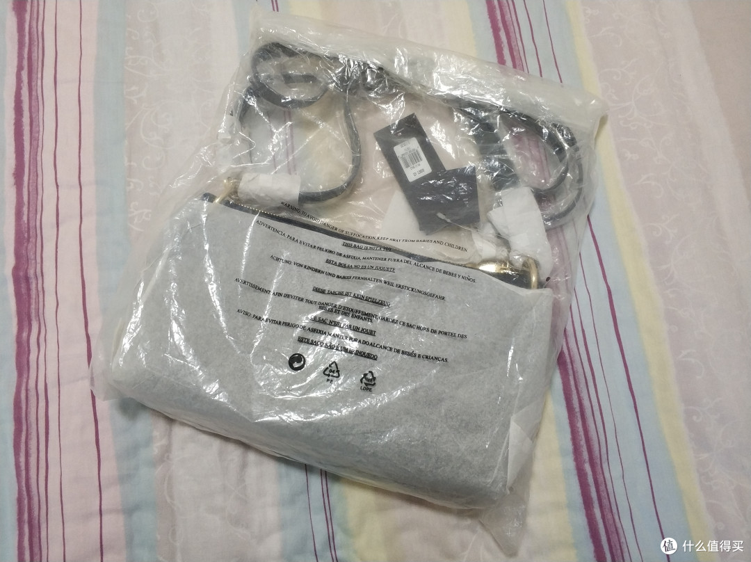 图书馆猿の送太座然而被嫌弃的 Tommy Hilfiger Sally Debossed 女士单肩包