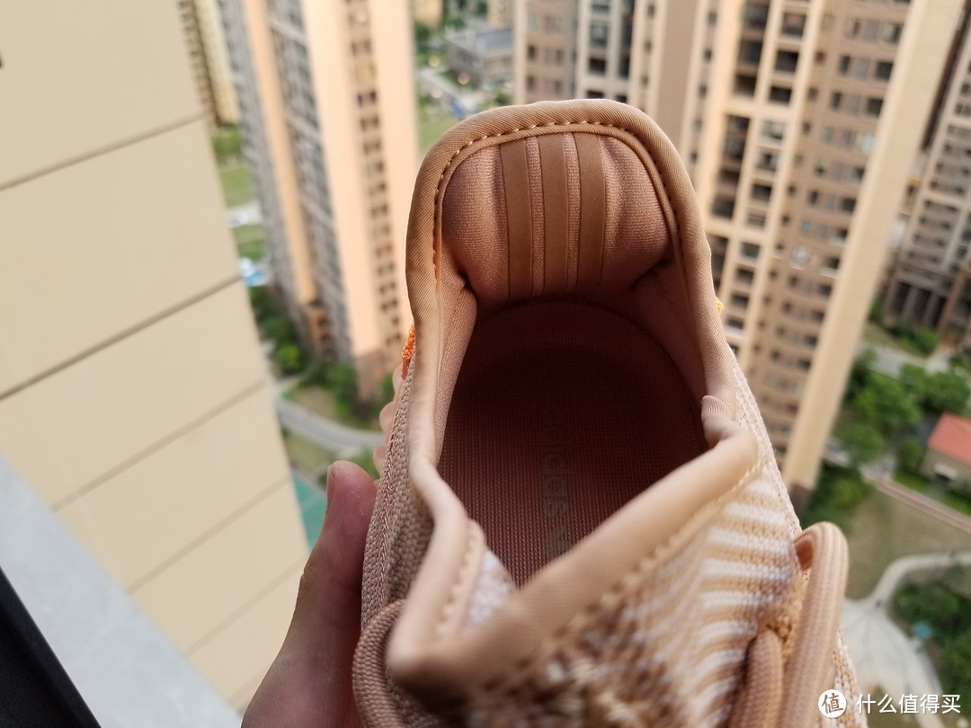 一双国内不发售的配色 Yeezy 350 V2 “Clay”