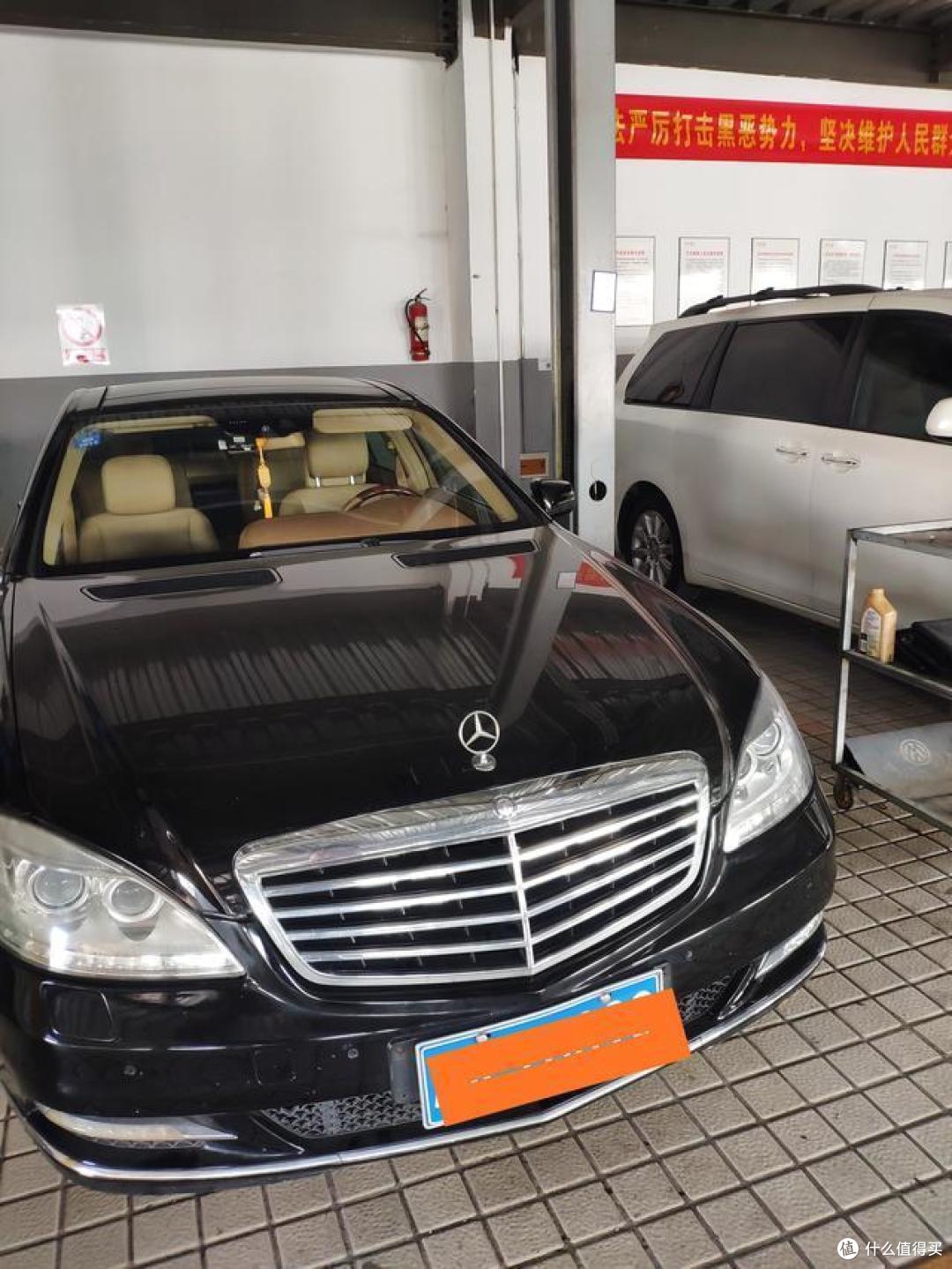 25万公里的奔驰S350,两条气囊减震同时损坏,维修费用高达五位数