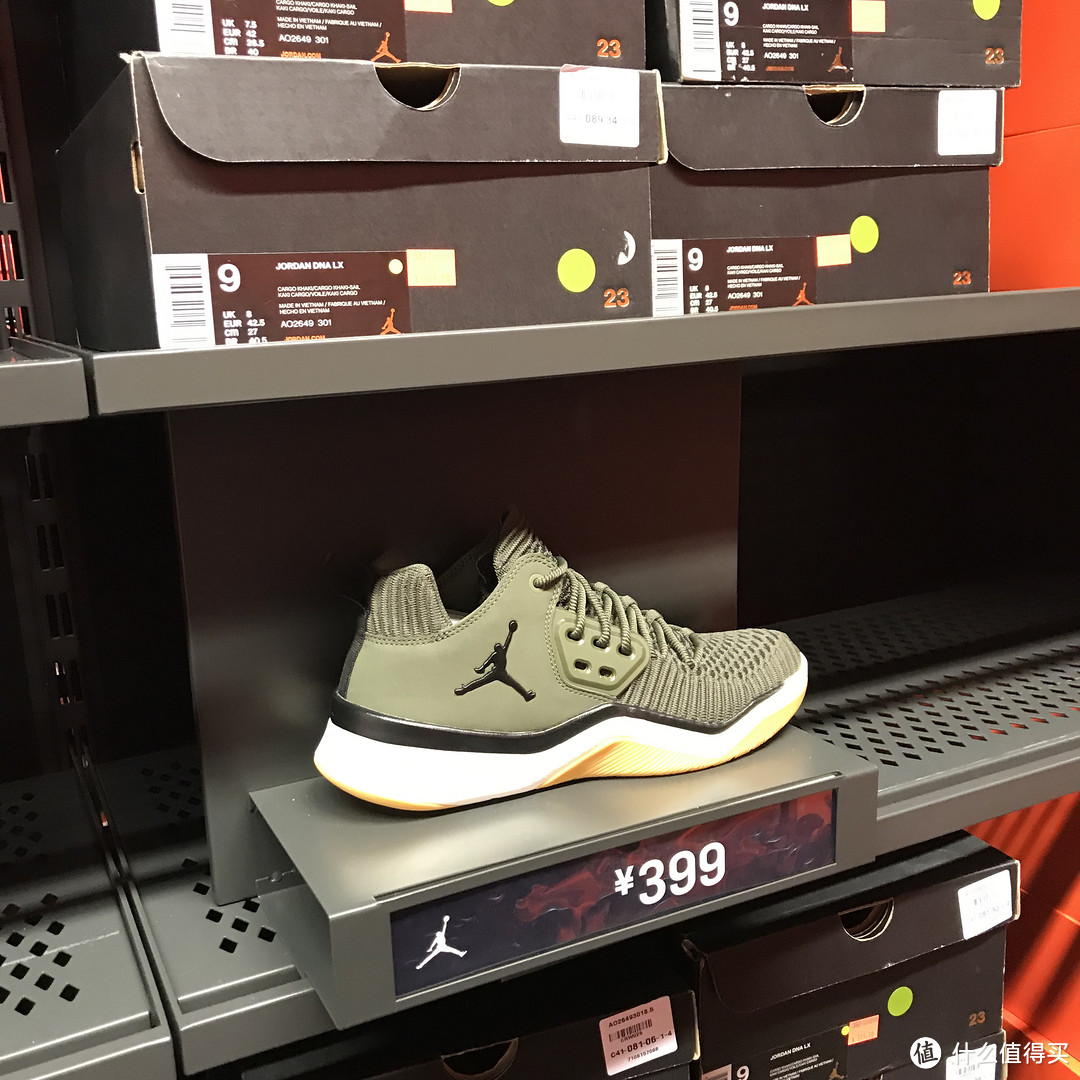 五一长假前后,Nike官方折扣店有点什么可以买?