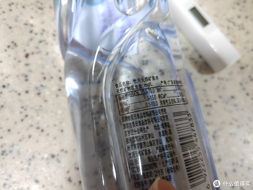 【横评】经常喝的瓶装水怎么样？小米TDS水质检测器告诉你