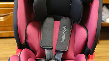 宝宝的成长路上的必备品之一-安全座椅！