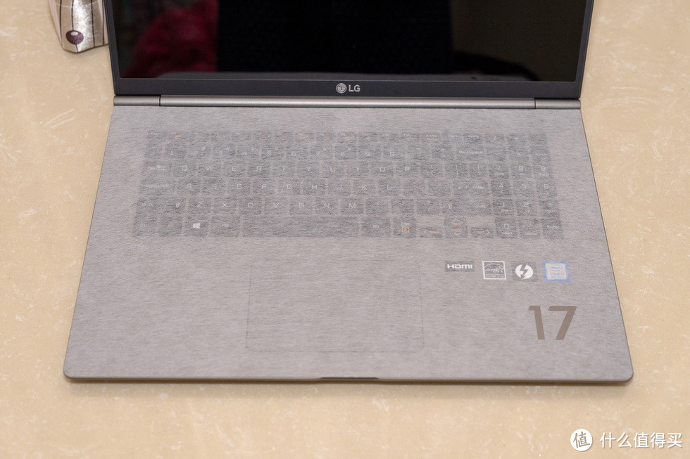 剑走偏锋,通勤福音——LG gram 17Z990超大屏轻薄笔记本体验