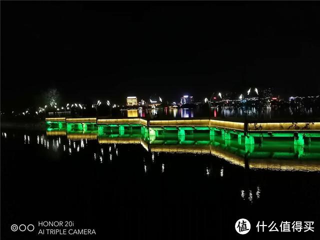 定位年轻市场的千元机,渐变风格延续荣耀20i除了拍照还有更多期待