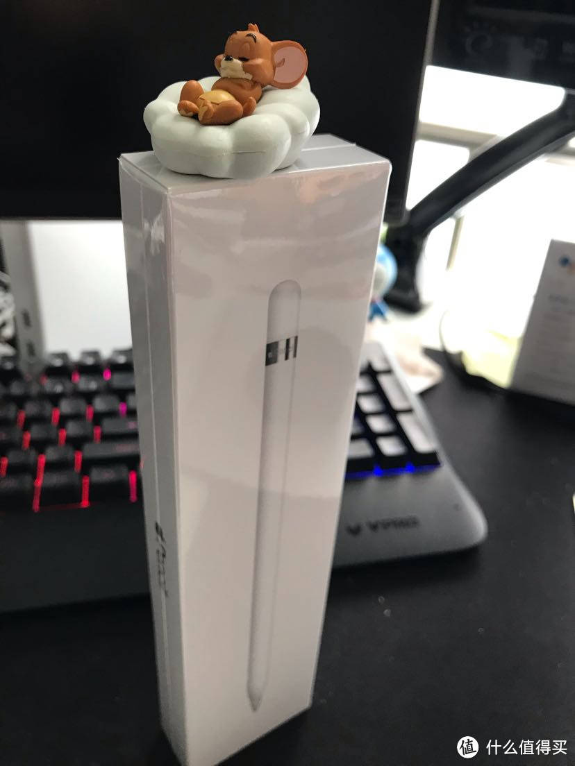 官网购买的Apple Pencil一代开箱与贴胶带