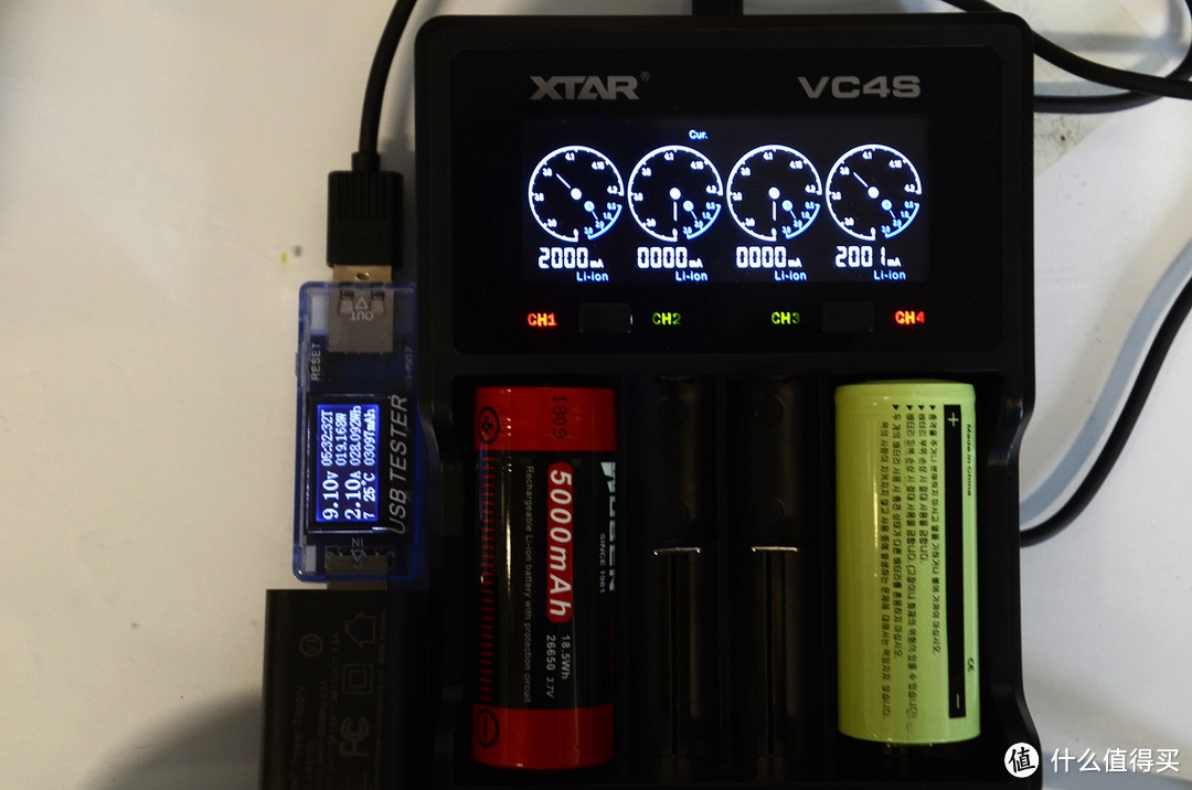 快速充电 显示全面—XTAR VC4S充电器