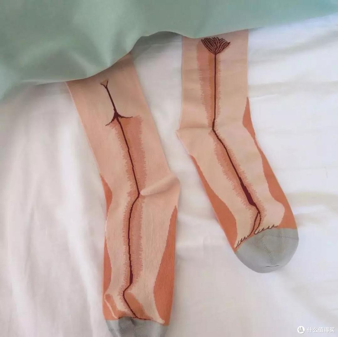 嘿，你的袜子露出来了吗？