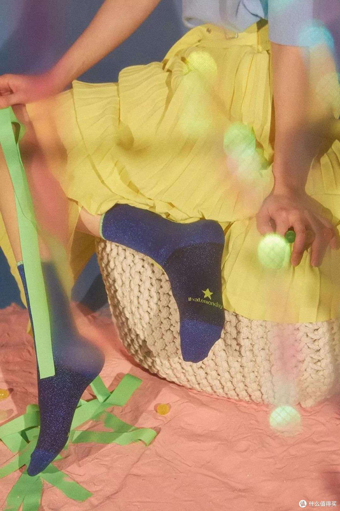 嘿，你的袜子露出来了吗？