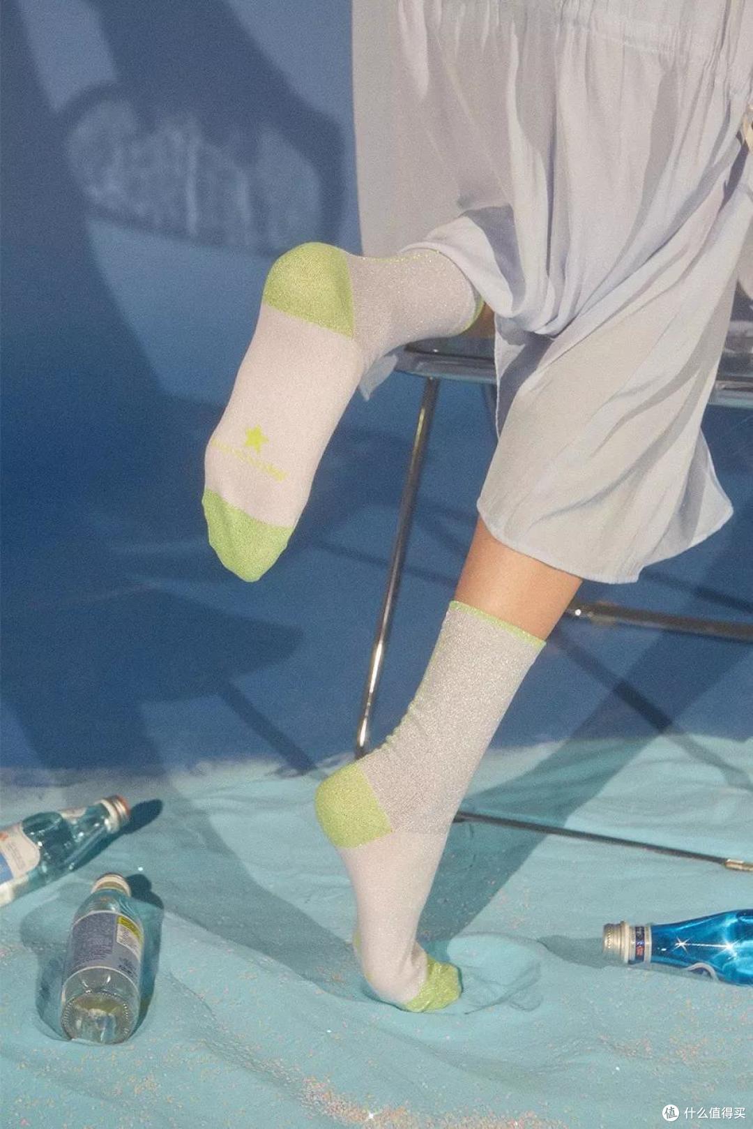 嘿，你的袜子露出来了吗？