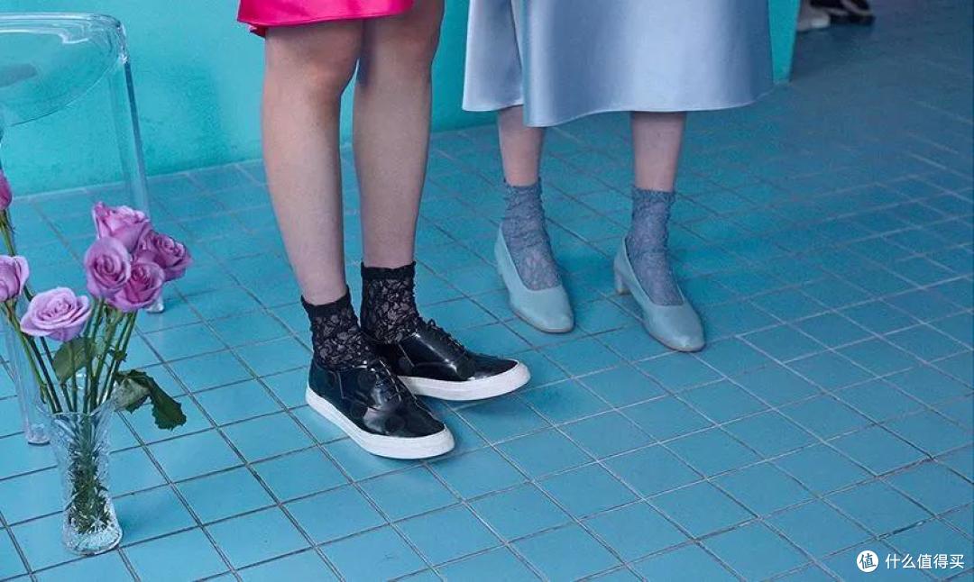 嘿，你的袜子露出来了吗？