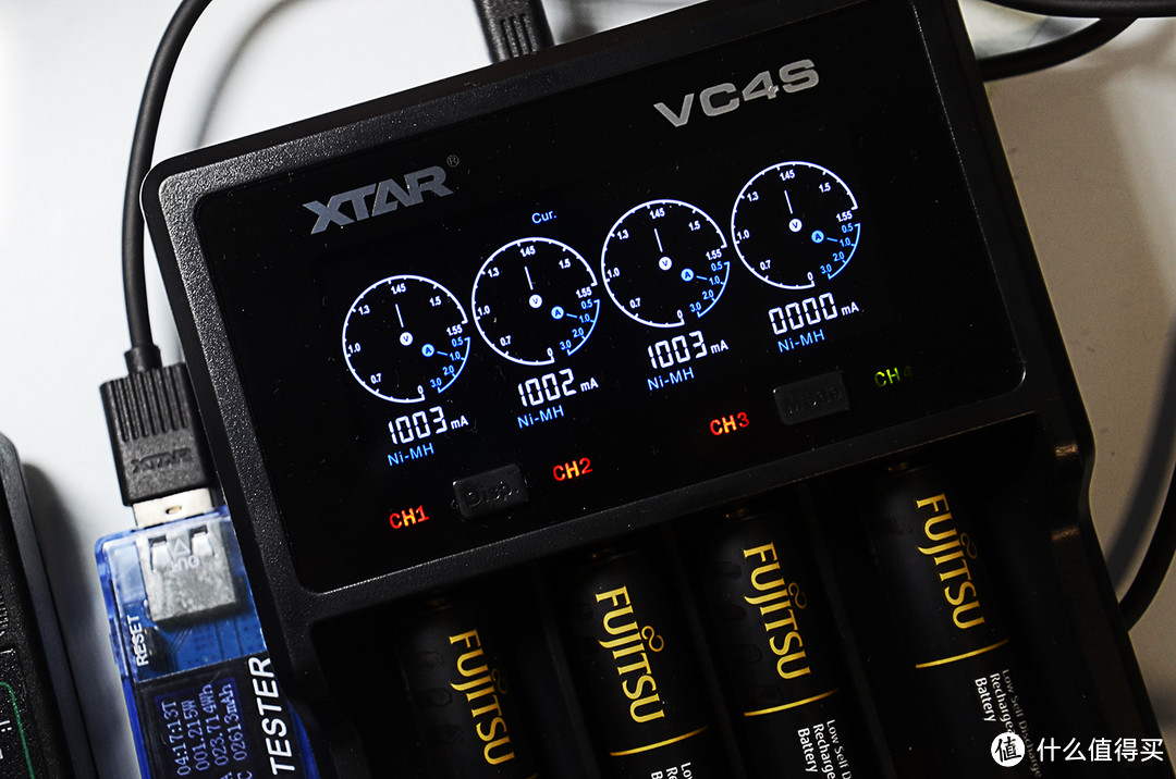 快速充电 显示全面—XTAR VC4S充电器
