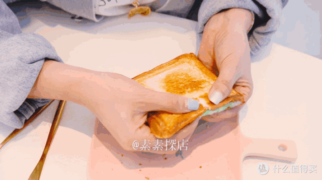 素素探店丨ins爆红、全球风靡的彩虹吐司？就在星光里的一餐吖！