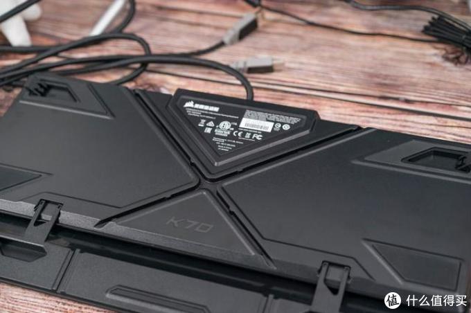 旗舰级银轴机械键盘,这千元“贼船”你会上吗?