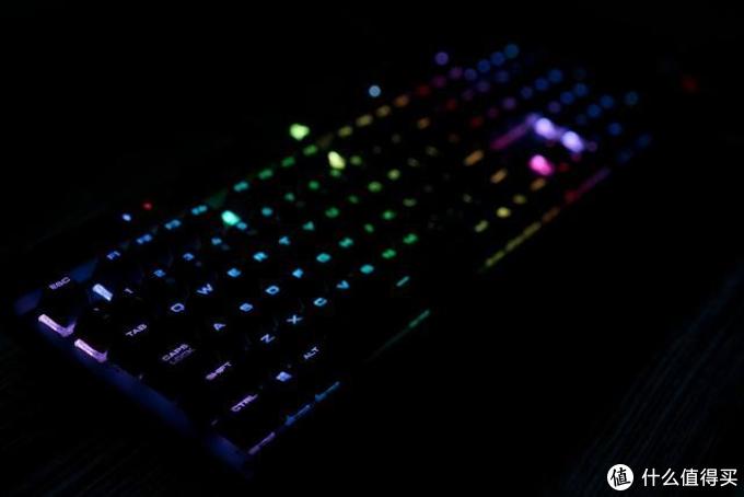 旗舰级银轴机械键盘,这千元“贼船”你会上吗?