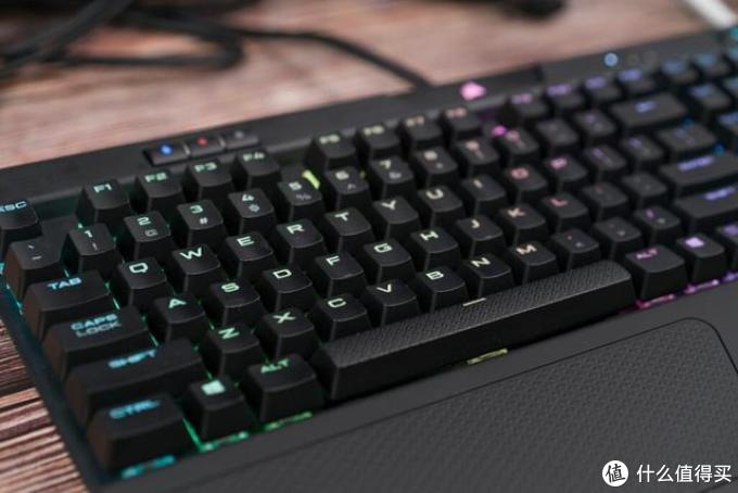 旗舰级银轴机械键盘,这千元“贼船”你会上吗?