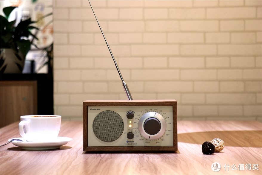 情怀无价,挚爱之美--Tivoli Audio(流金岁月)Model One BT收音机