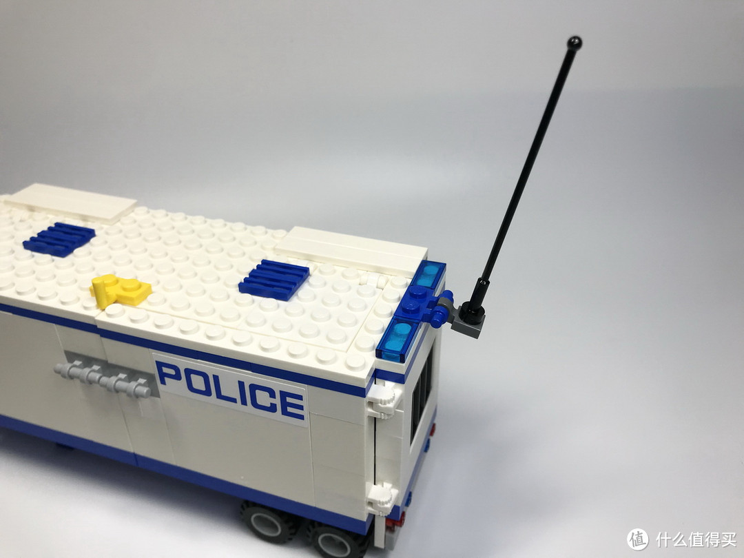 白色“擎天柱”：LEGO 乐高 CITY 城市系列 60044 流动警署