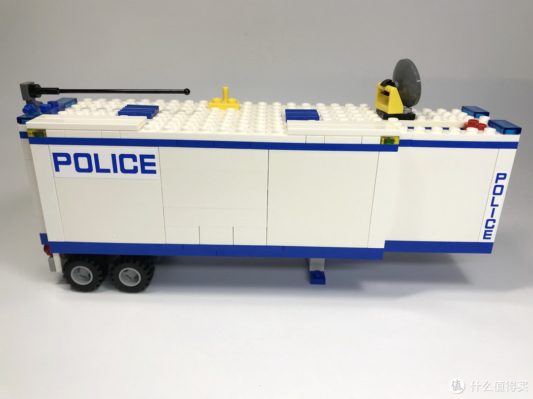 白色“擎天柱”：LEGO 乐高 CITY 城市系列 60044 流动警署