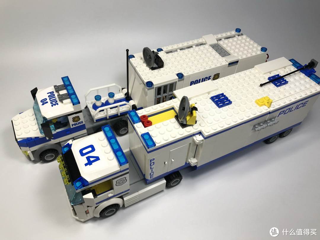 白色“擎天柱”：LEGO 乐高 CITY 城市系列 60044 流动警署