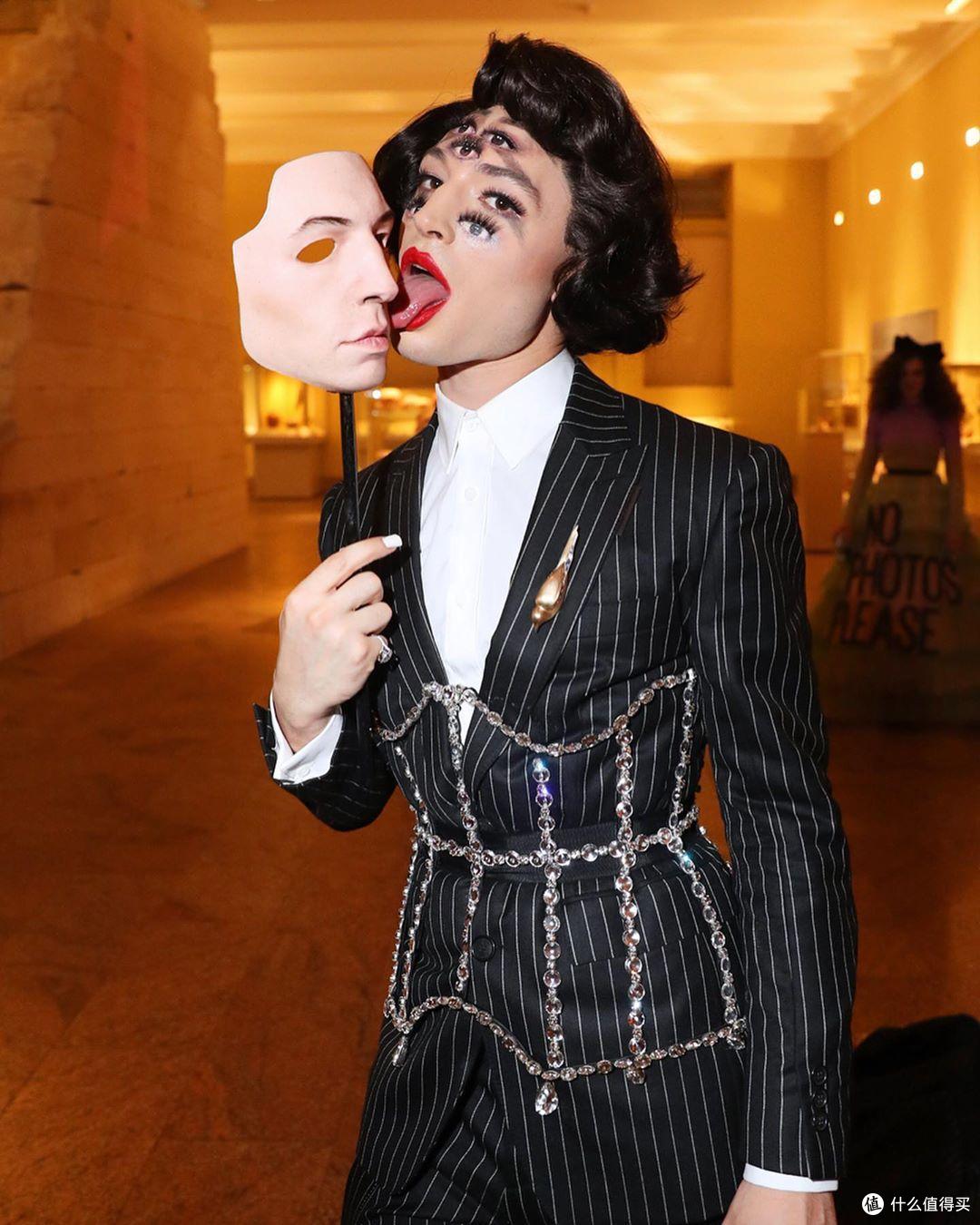 LadyGaga红毯现场换装,MetGala精彩堪比西游记!