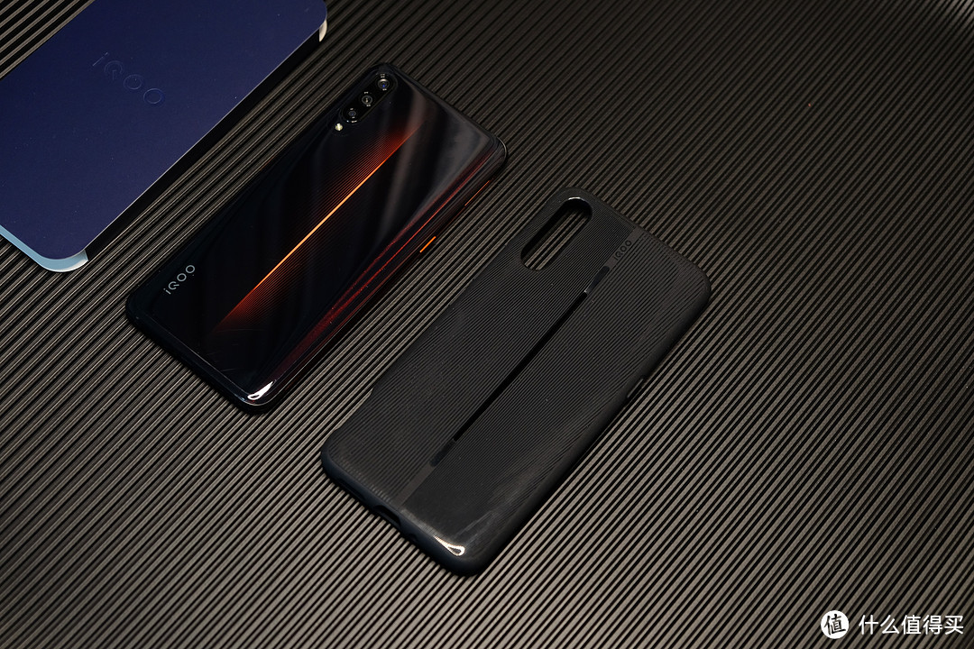 vivo iQOO手机体验: 既是手机又是游戏机