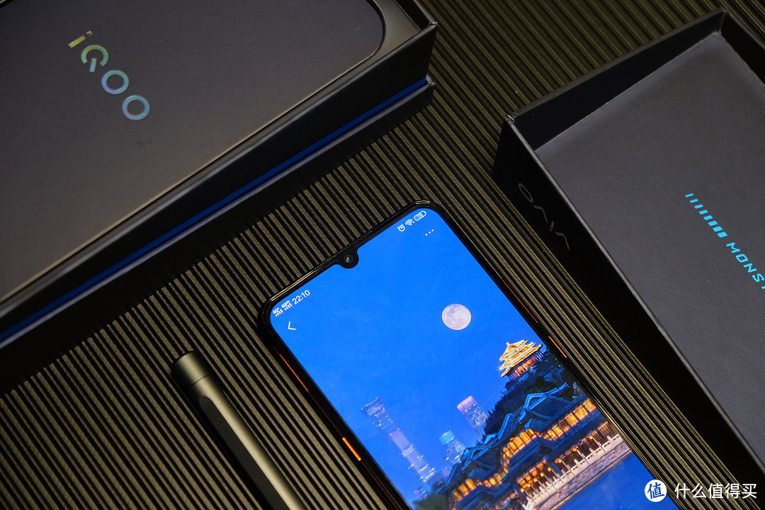 vivo iQOO手机体验: 既是手机又是游戏机