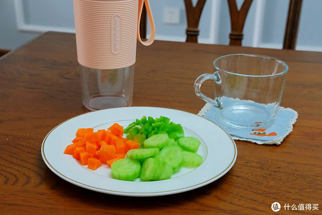 唯有美食与爱不可辜负：摩飞便携榨汁杯测评