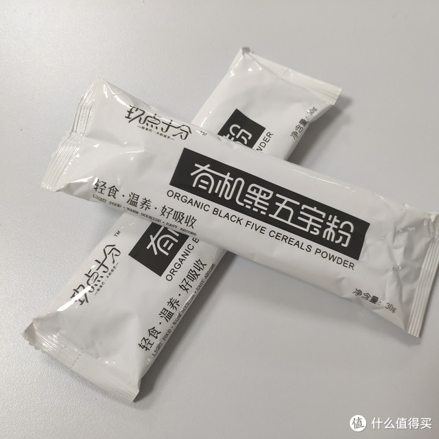 来自一个胖子的评测：董氏天华有机黑五宝营养代餐粉