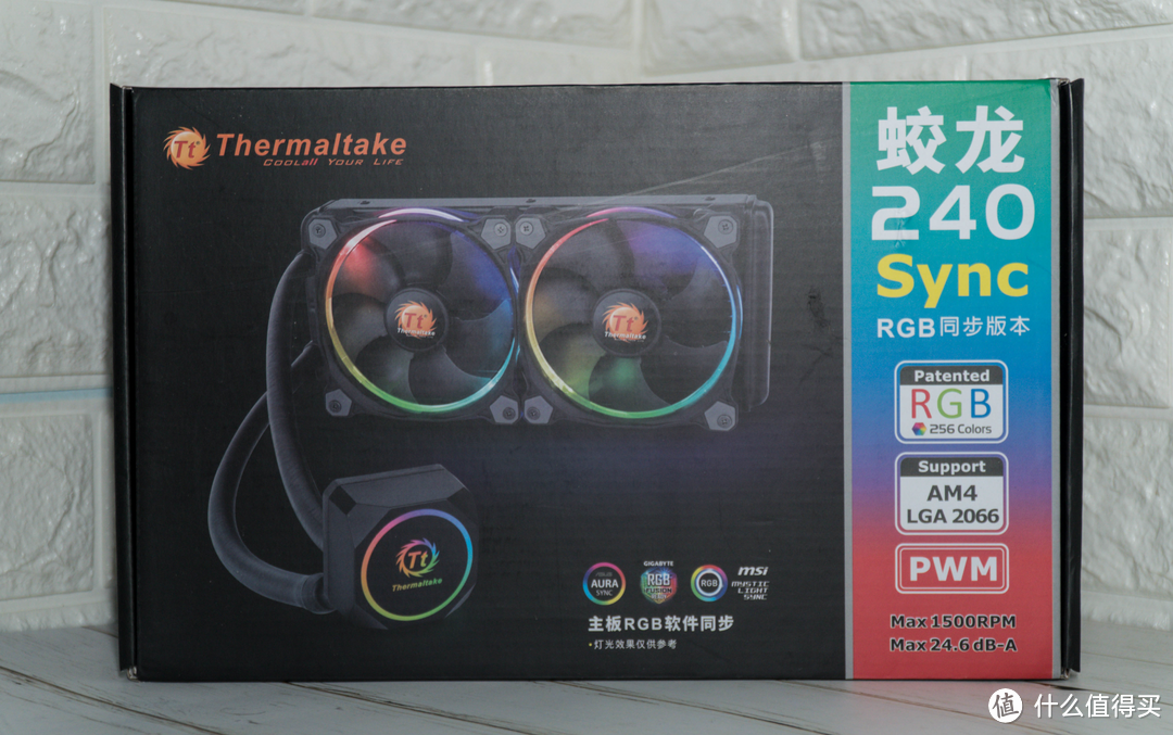 纯白信仰打造RGB主机，四件套提升100%性能-Thermaltake