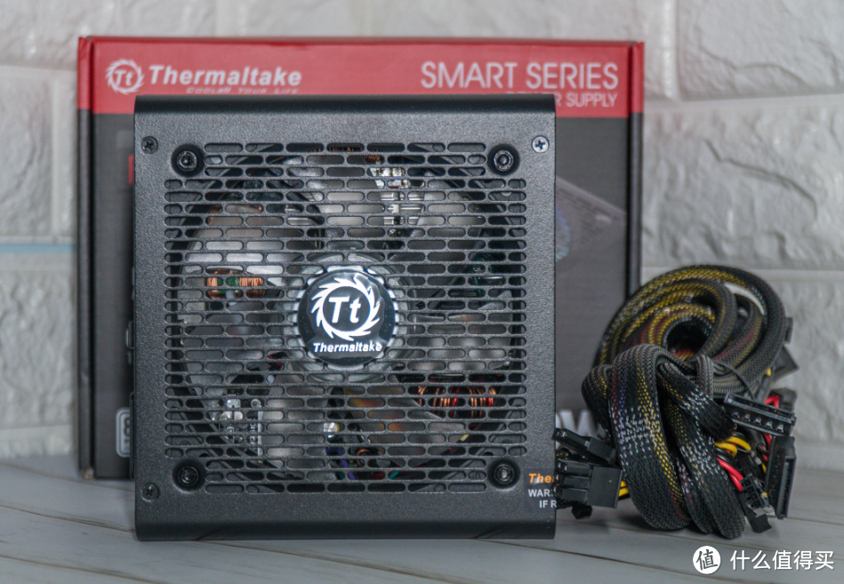 纯白信仰打造RGB主机，四件套提升100%性能-Thermaltake