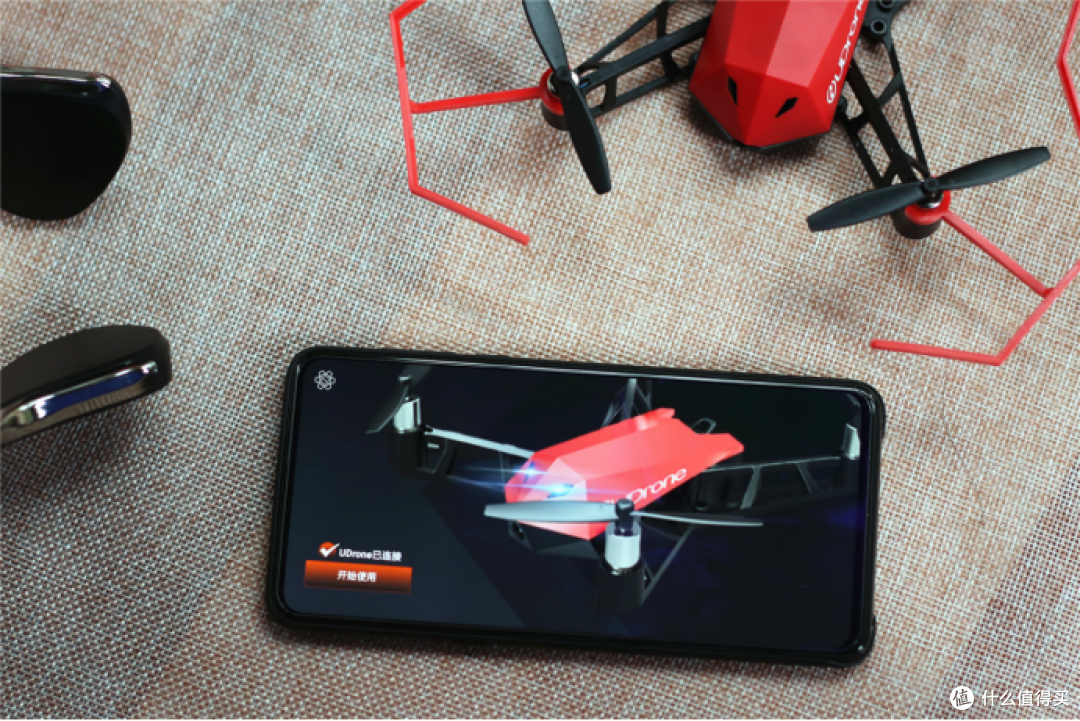 让孩子从小爱上飞行，UDrone无人机给你酷炫脑控体验