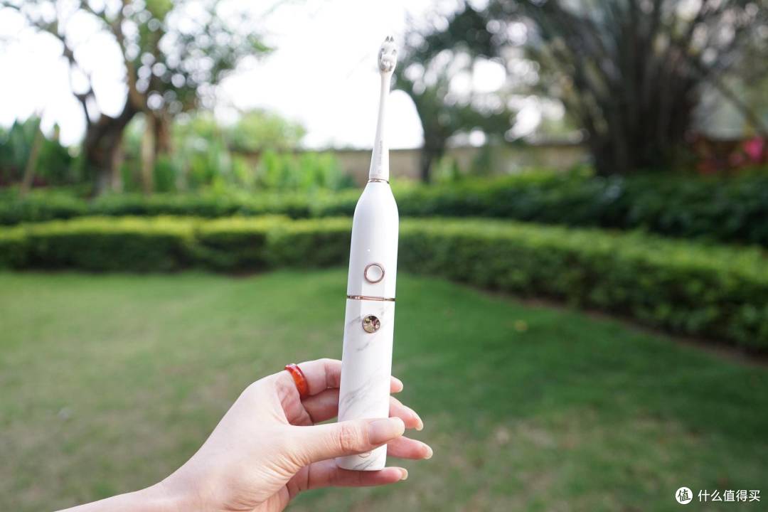 usmile声波电动牙刷U2评测:颜值在线,呵护牙齿更健康!