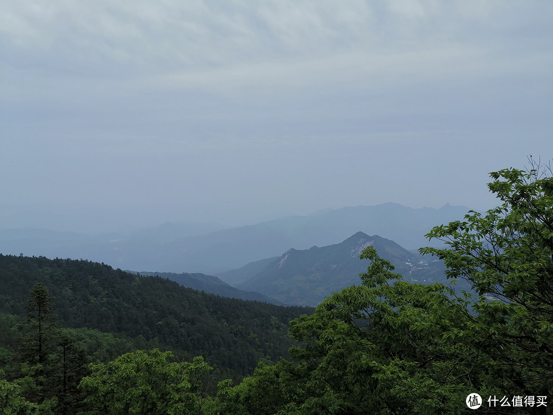 层峦叠嶂，心旷神怡