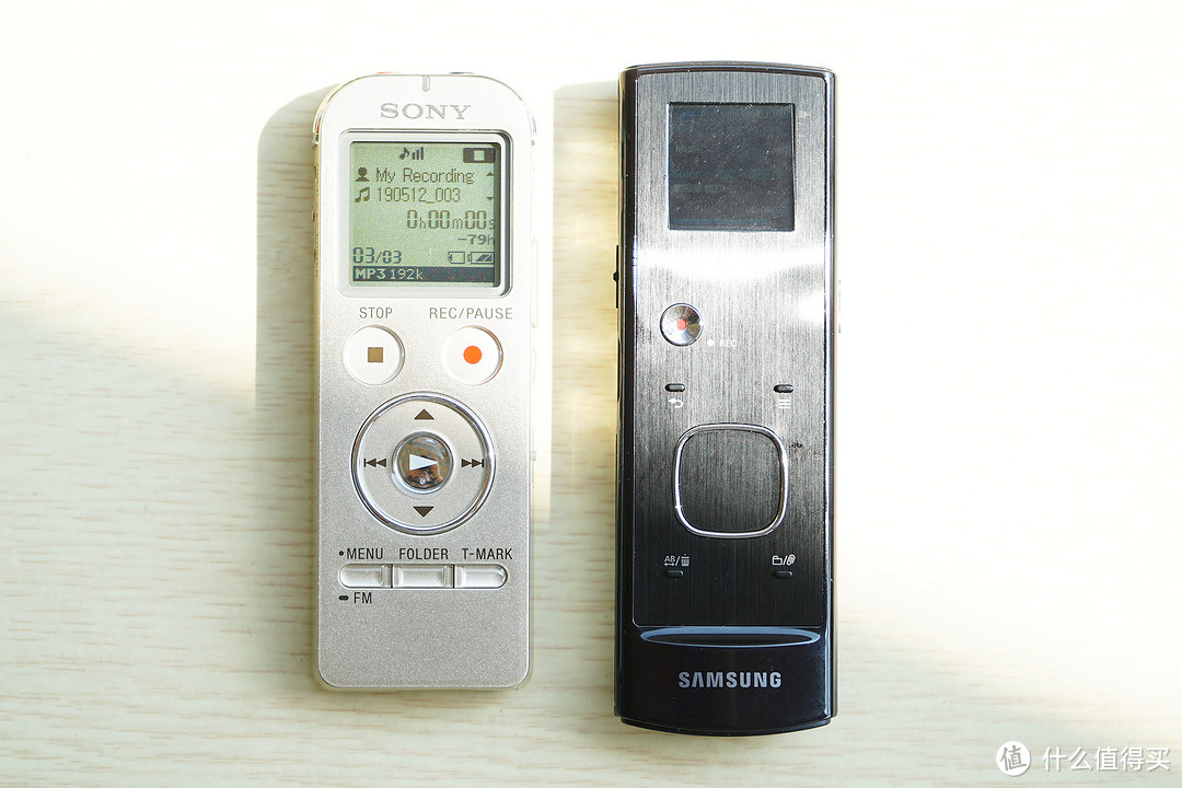 MP3、FM收音机、随时充电，刚买的SONY索尼UX534F录音笔