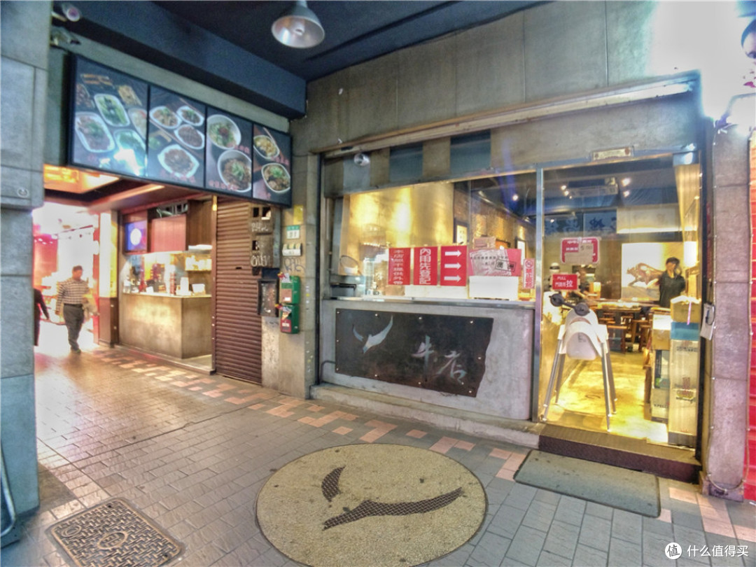 头等舱往返2500元全含,冬季到台北来看雨