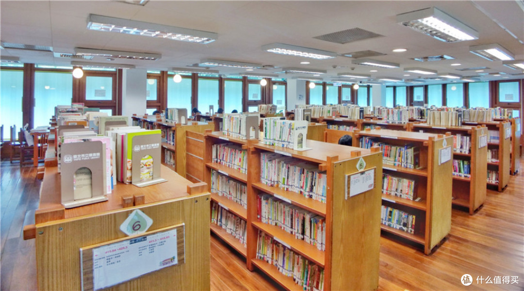 头等舱往返2500元全含,冬季到台北来看雨