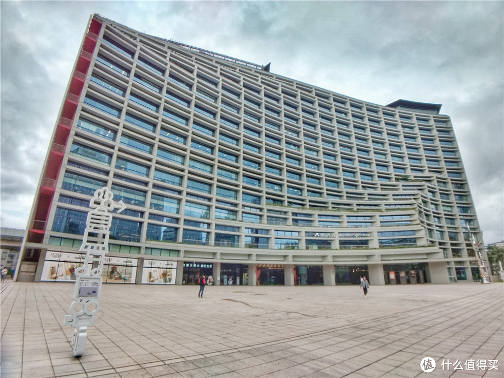 头等舱往返2500元全含,冬季到台北来看雨
