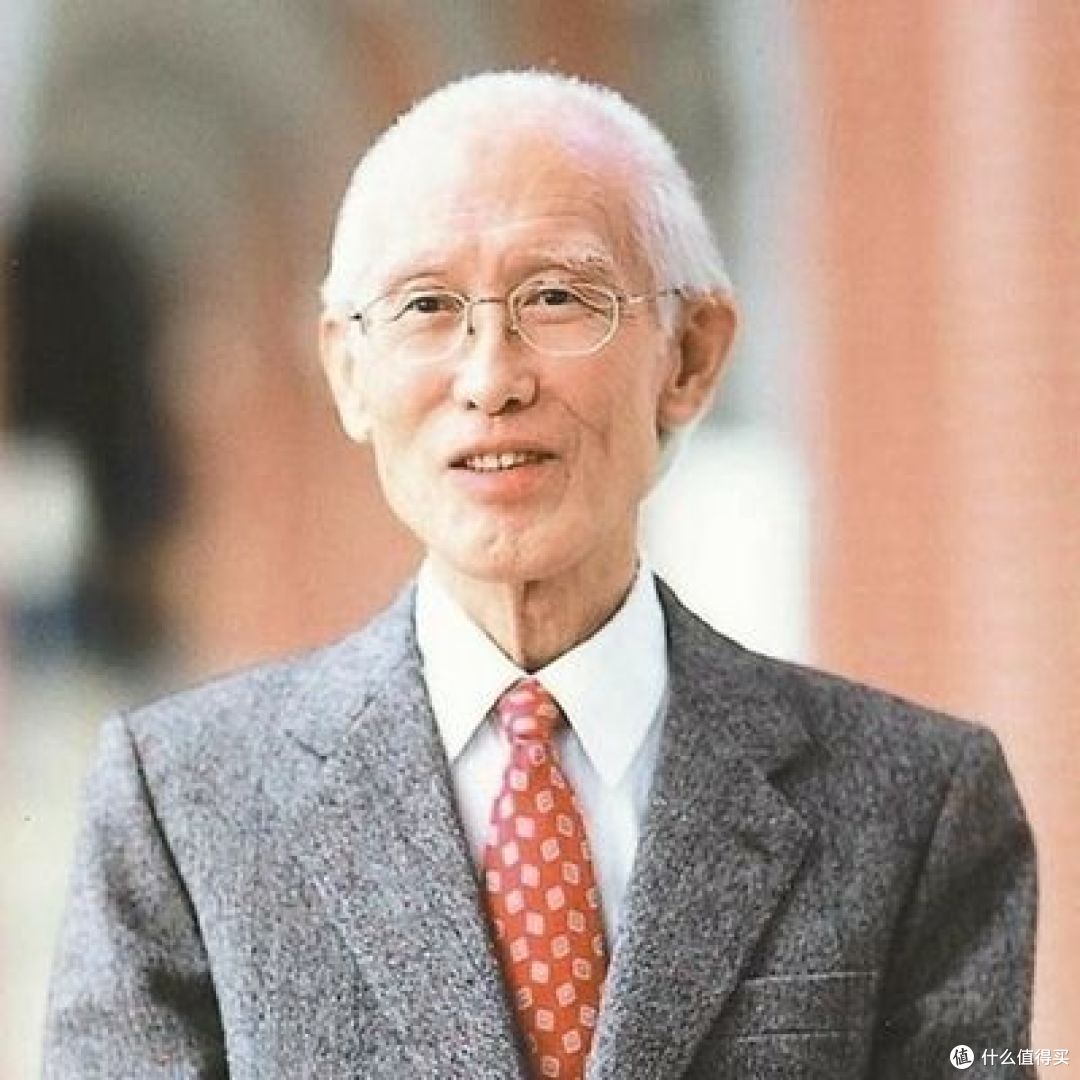 其实这是郭沫若先骂了鲁迅,说他是一位不得志的fascist(法西斯蒂).